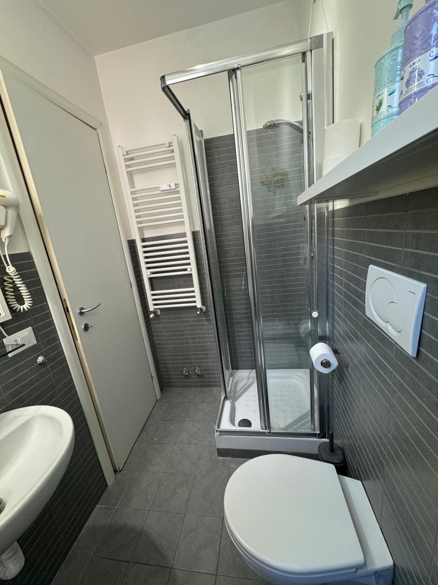 Tiburtina Suites, Roma ภายนอก รูปภาพ