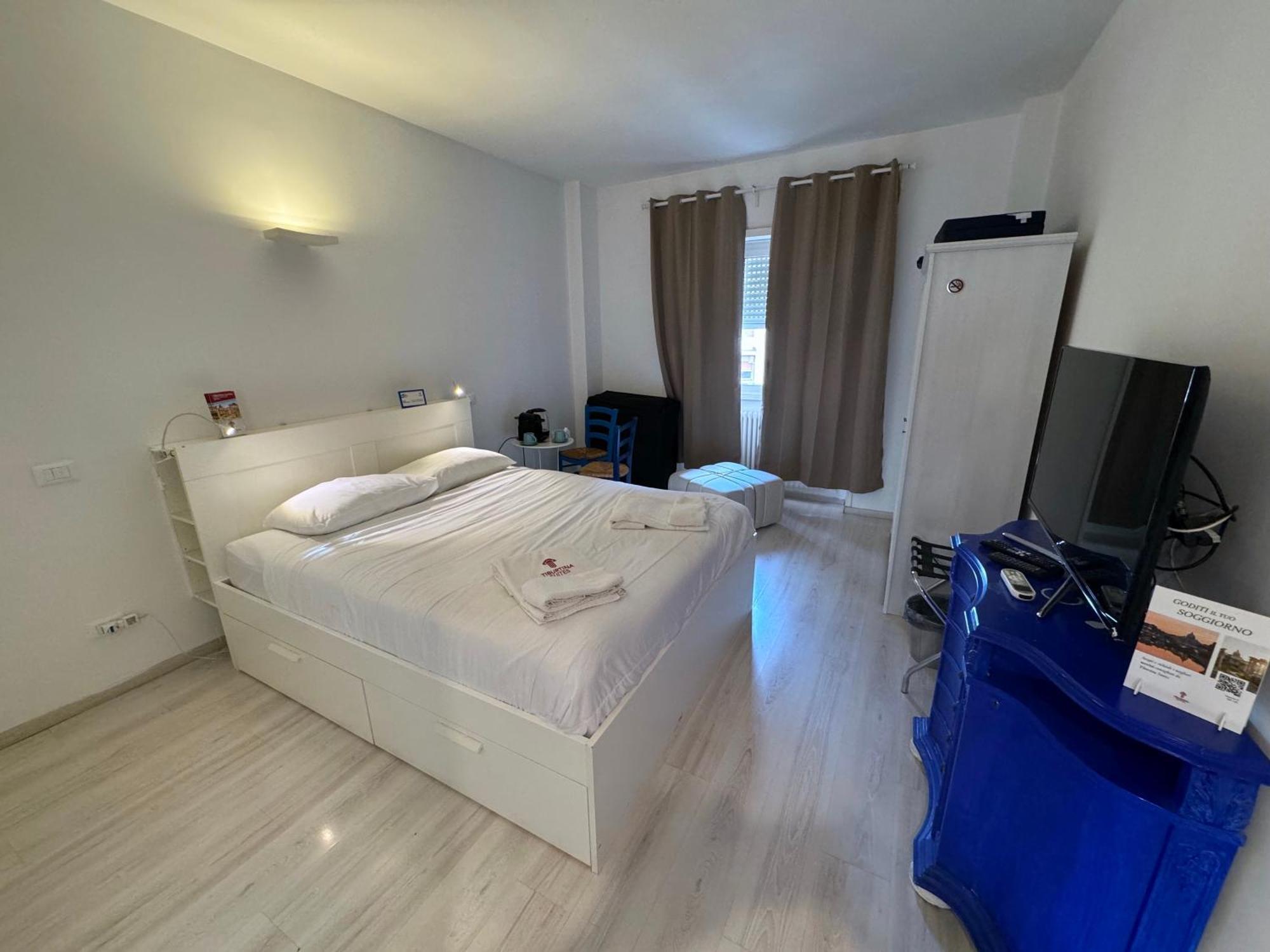 Tiburtina Suites, Roma ภายนอก รูปภาพ