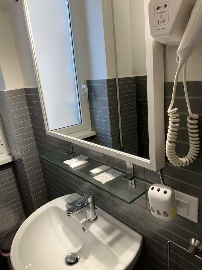 Tiburtina Suites, Roma ภายนอก รูปภาพ